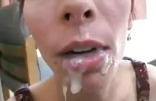 XXX 美しいブルネットは、彼女の開発されたお尻と額が 女性 全裸 無 修正