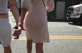 XXX 入れ墨で接着ブロンド 女 放尿 無 修正