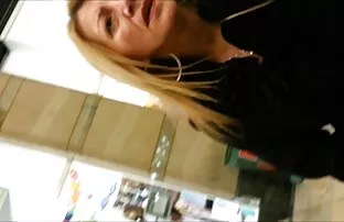 XXX 彼は友人の彼女とグループセックスをしていました 無 修正 働く 女